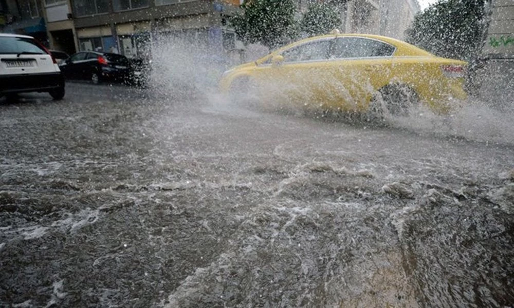Προσοχή! – Οδήγηση στη βροχή: Τα SOS…